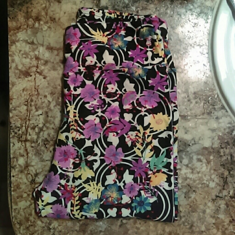 Nwot lularoe floral os leggings